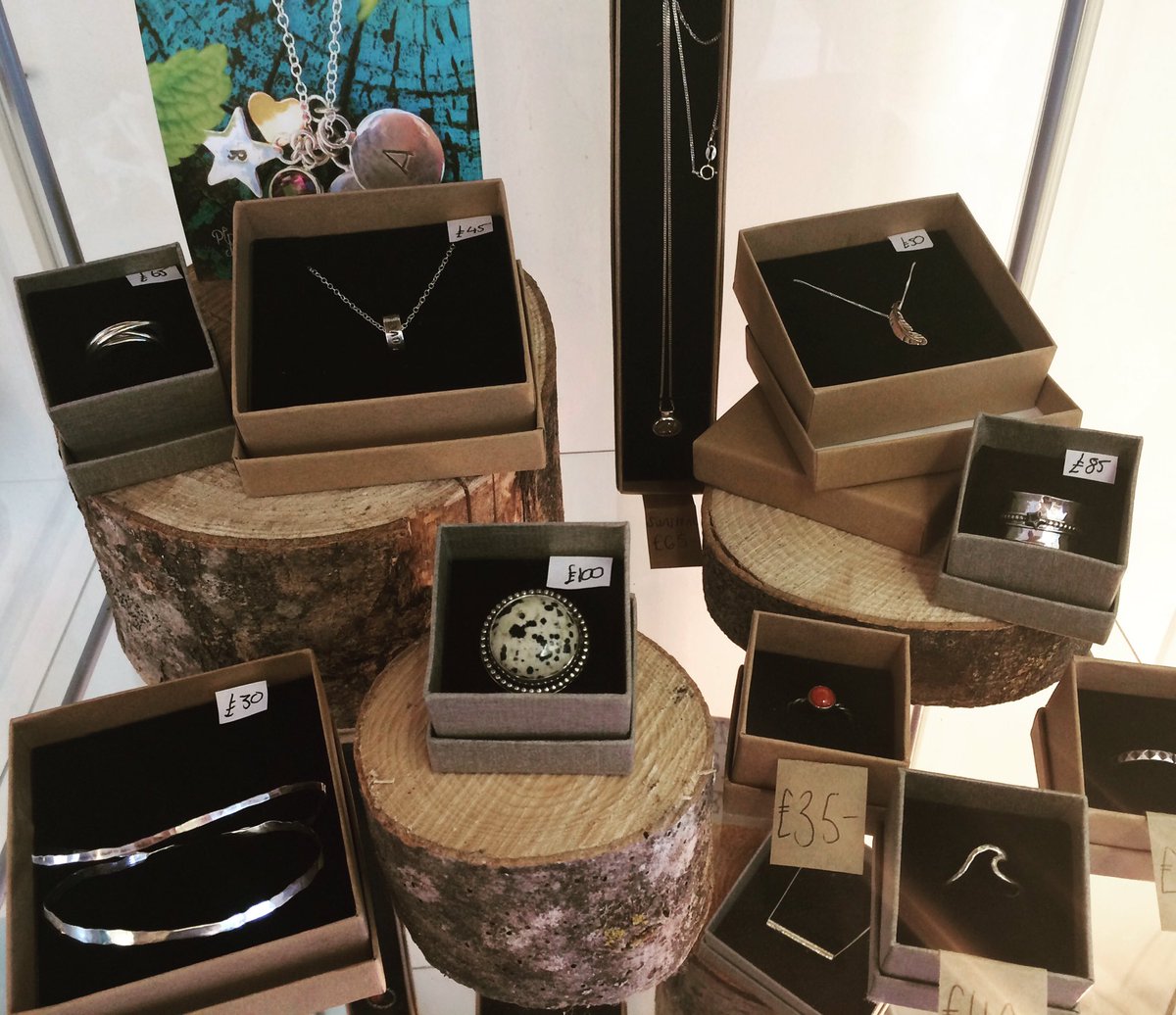 quirky_fox's tweet photo. The lovely Nat, from @PiperJewellery popped in to restock this afternoon!😍 #handmadejewelery #silver #llangollen https://t.co/C9JGLm39rE