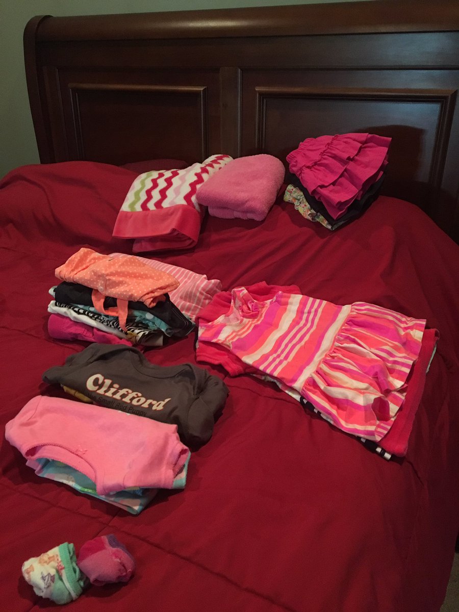 ifbamy's tweet photo. Studies show that starting the day with tiny laundry increases overall happiness and wellbeing. #fullheart https://t.co/lgLaCTYQdg