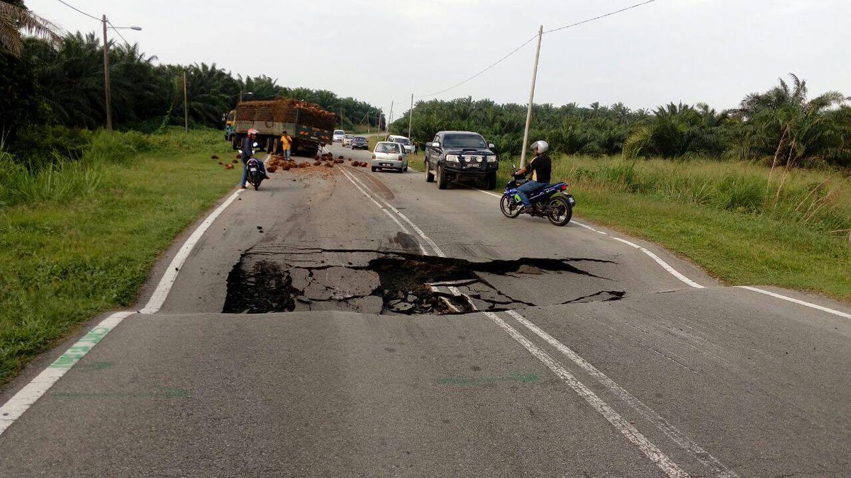 Berita Harian Ar Twitter Tanah Mendap Jalan Serting Ulu Air Hitam Ditutup Selanjutnya Di Https T Co Pk4iuei4ez