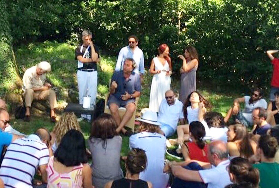 sergioragone's tweet photo. Eravamo io, Paride Leporace, Paolo Sorrentino #luogoideale #cosedicinema https://t.co/tFWZ752TM5