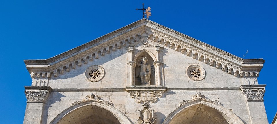 ItalyMagazine's tweet image. Another reason to visit Monte Sant'Angelo is to see a UNESCO underground cave church buff.ly/2agYgSi