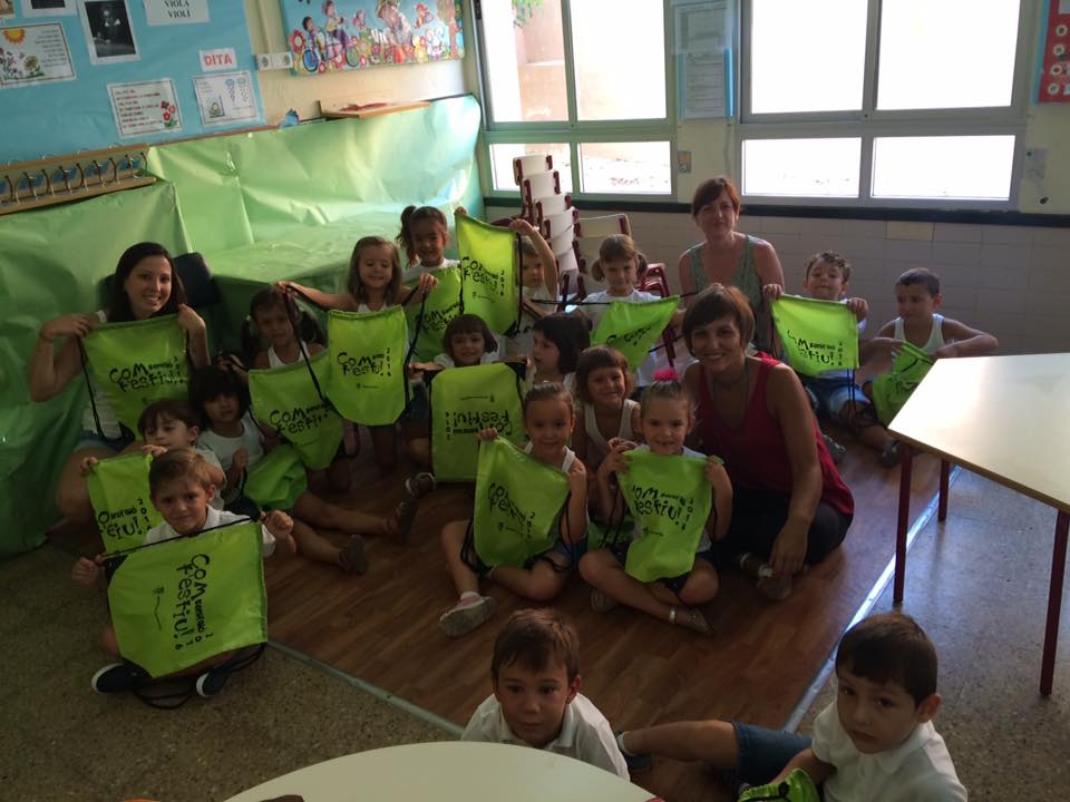 MartaBenifaio's tweet photo. Ha estat tot un plaer visitar de nou l'escola d'estiu.#ObsequiEscola2016 #Comtestiu #Benifaió #Fempoble #FemJoventut https://t.co/7vGRjepv5K