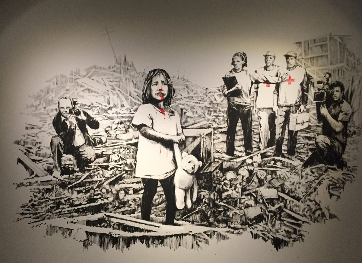 KaiThrun's tweet photo. Die Banksy Ausstellung sollte bei deinem nächsten Amsterdam-Trip nicht fehlen https://t.co/R6twxkhxEr https://t.co/l5bCnVGsVt