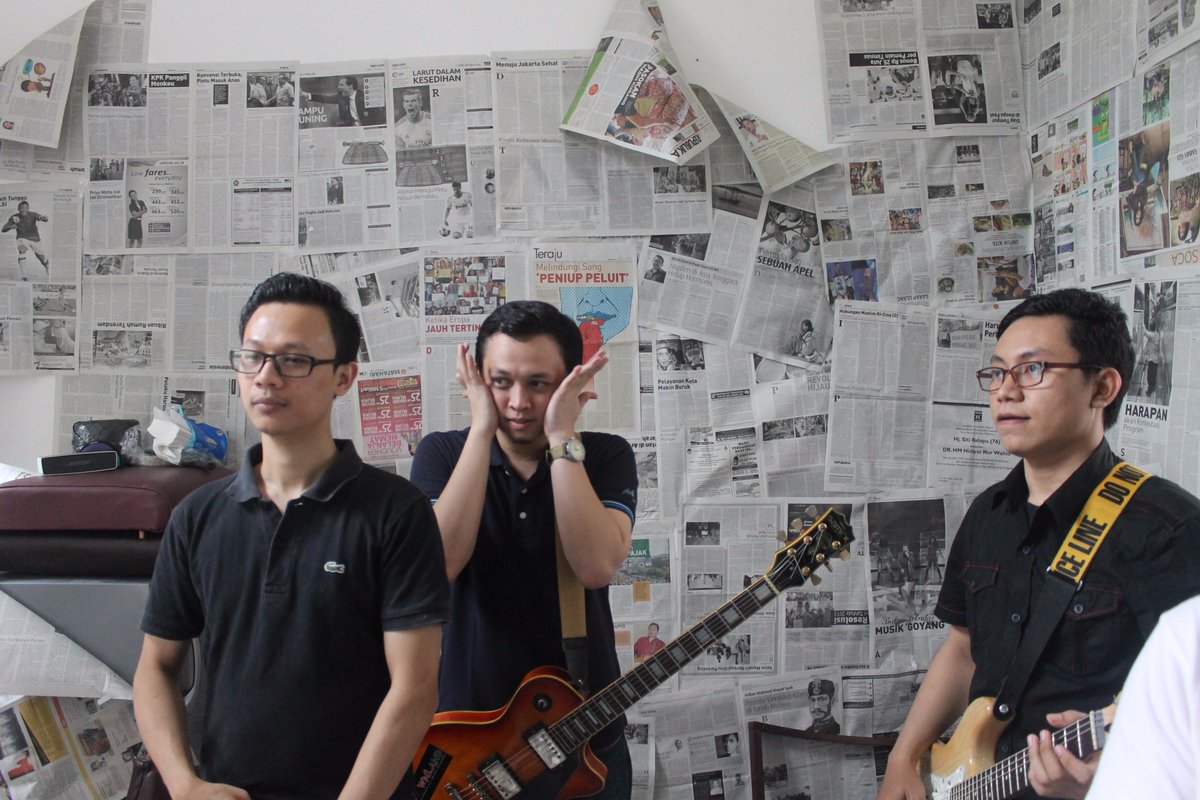 nonamenoskill's tweet photo. Tahun depan mudah2an album baru jadi..doakan yahh..hehehe https://t.co/15UdmxKGGo