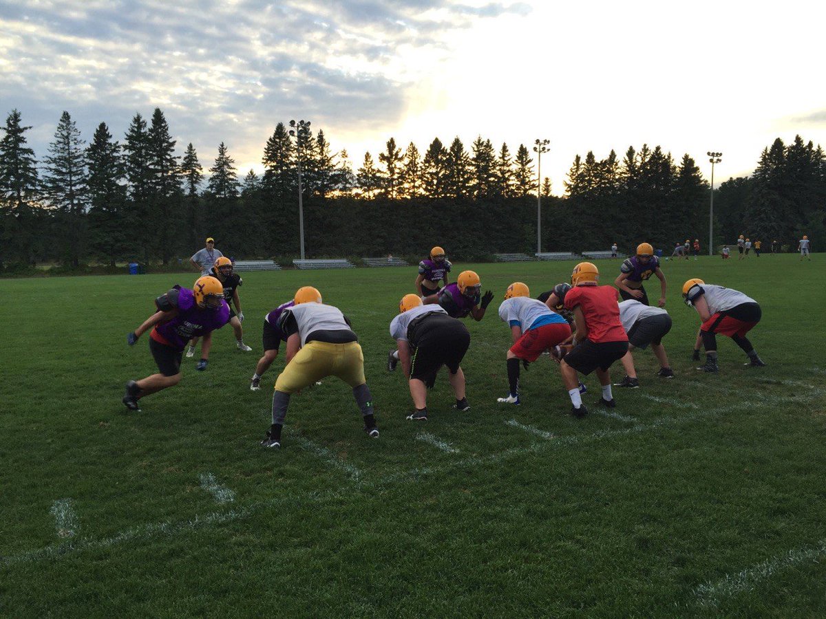 chatfootball's tweet photo. #OFC: Stallions JV’s & Bantams surge into playoffs #ONfball https://t.co/rvCxlWo6p5 https://t.co/otL1oFKis1