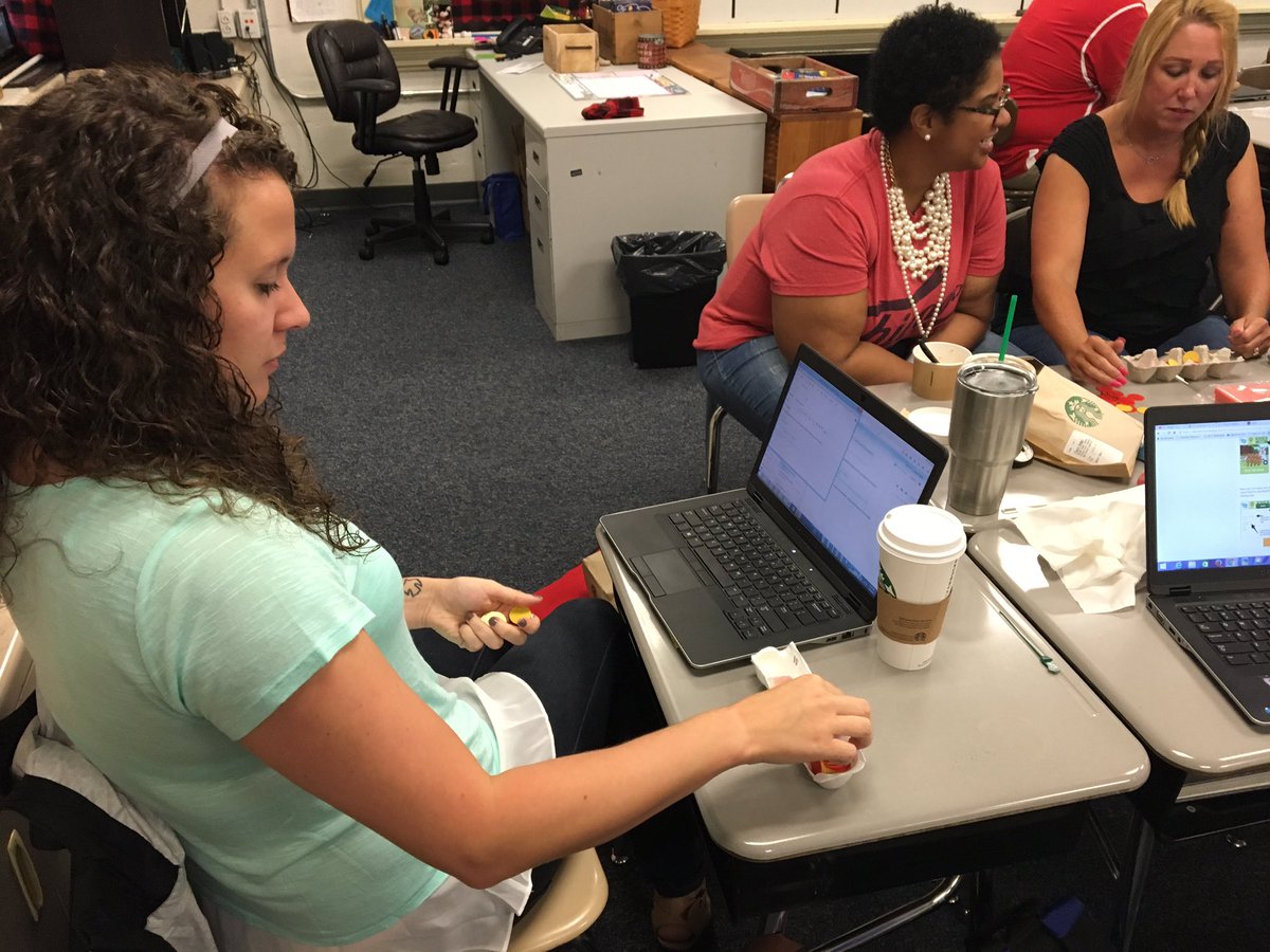 DebHickerson's tweet photo. MCS Ts working early this a.m. @MCScommunicates @mcsgilbert #BackToSchool  #MboroEdchat https://t.co/Dp6KEJTj25