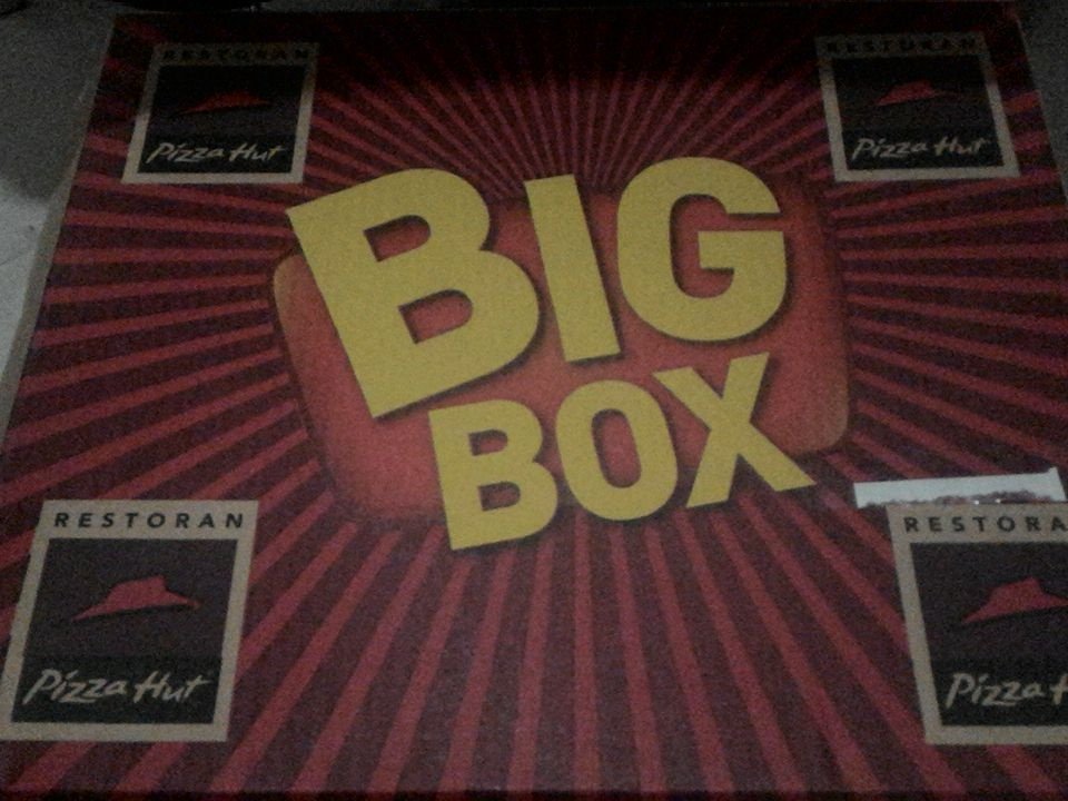 Share_N10's tweet photo. My first time eating a Big Box https://t.co/352EuA5t9j