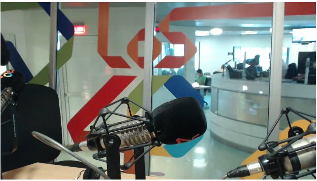 AlexArias5's tweet photo. Vampi de @babasonicos en @los40colombia  #MañanaElViva40 Esperando ganar boletas premier #SuicideSquad. https://t.co/LFsvSefSoP