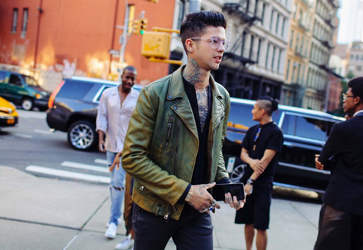 StealBoyStyle's tweet photo. Street Style ของเด็กผู้ชาย ในหน้าร้อนที่ New York
ถ่ายภาพโดย Phil Oh https://t.co/gA0vBQ0Ogl