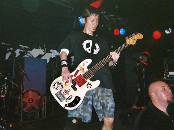 最高だと思うベーシストで10RT目指せ 田舎町のライブハウスで衝撃を