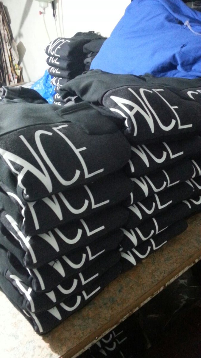 @danieldanceuhh Hello sir:
Do you have these hoodies?
kindly reply