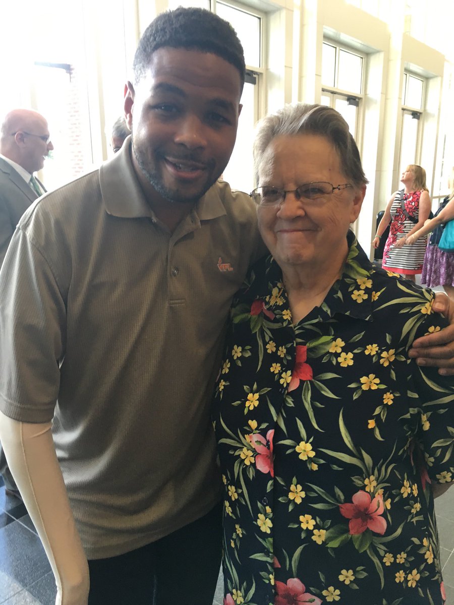 writenoelle's tweet photo. Two legends in Greeneville today. @InkyJohnson #futureready #gcsopening2016 https://t.co/eBwKmF9CXV
