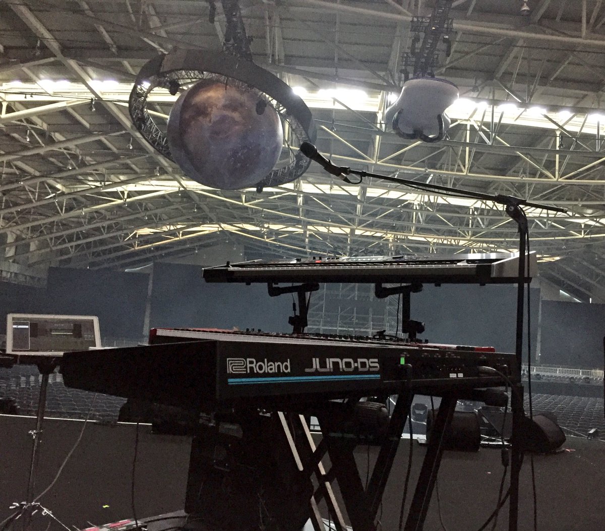 Jaredmanierka's tweet photo. In Taipei with the JUNO-DS and Jupiter-50.  These boards sound dooope @Roland_US @ROLANDCANADA #superslippa https://t.co/7UvpR7tYzJ