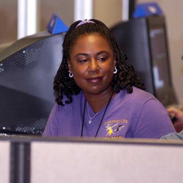 SCSilk's tweet photo. #BlackWomenDidThat mission control for Saturn Orbit Insertion of Cassini Spacecraft, June 2004 https://t.co/5qikdRrUsc