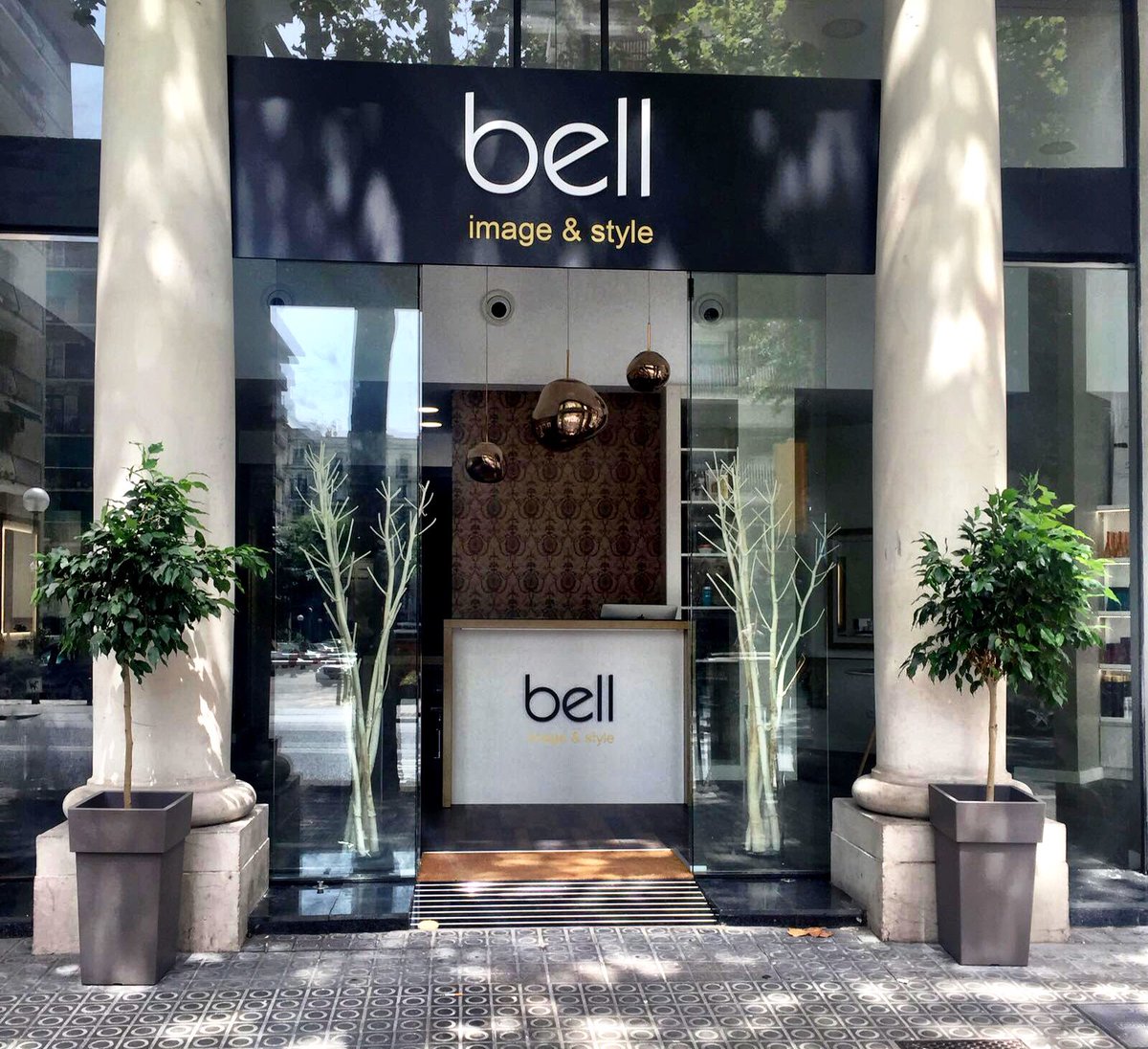 Bell_Imagen's tweet photo. Conoces el nuevo centro de belleza Bell en Córcega esq. Paseo San Juan, en Barcelona? https://t.co/zi5OVHy6kd