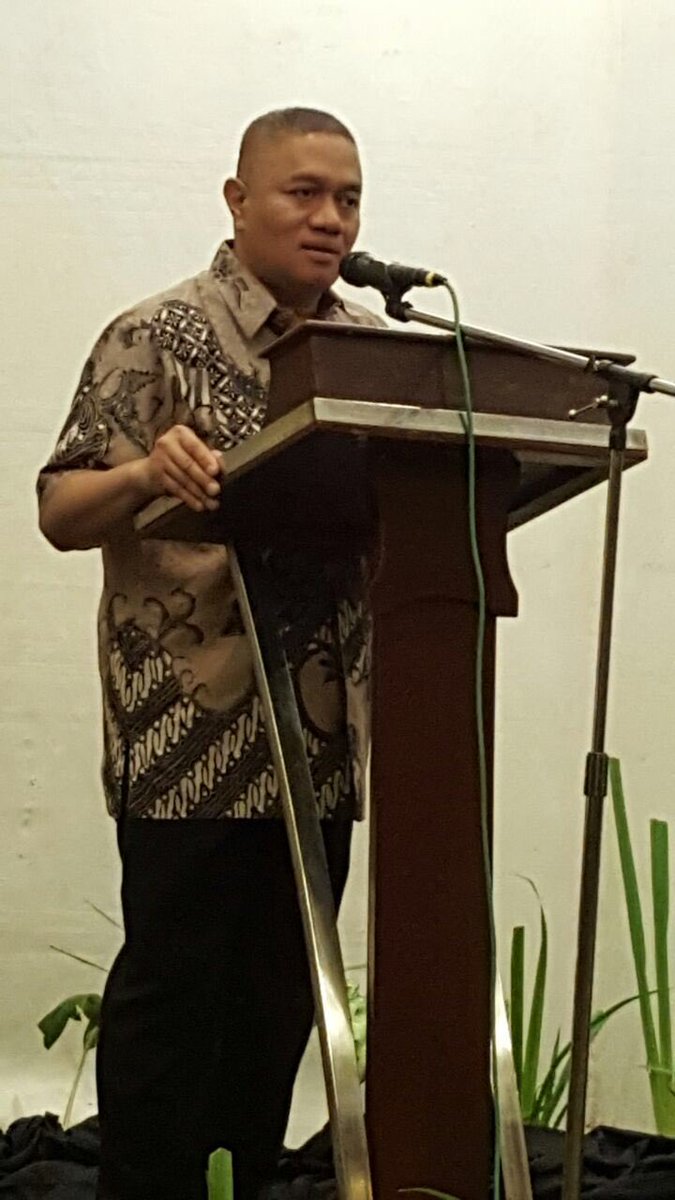 asperindo's tweet photo. HBH dgn Kel.bsr Asperindo Semarang&amp;pmaparan prog 100 hari o/ Ketum Asperindo di Htl Santika Premier,Semarang(28/07) https://t.co/zozwZIXZ30