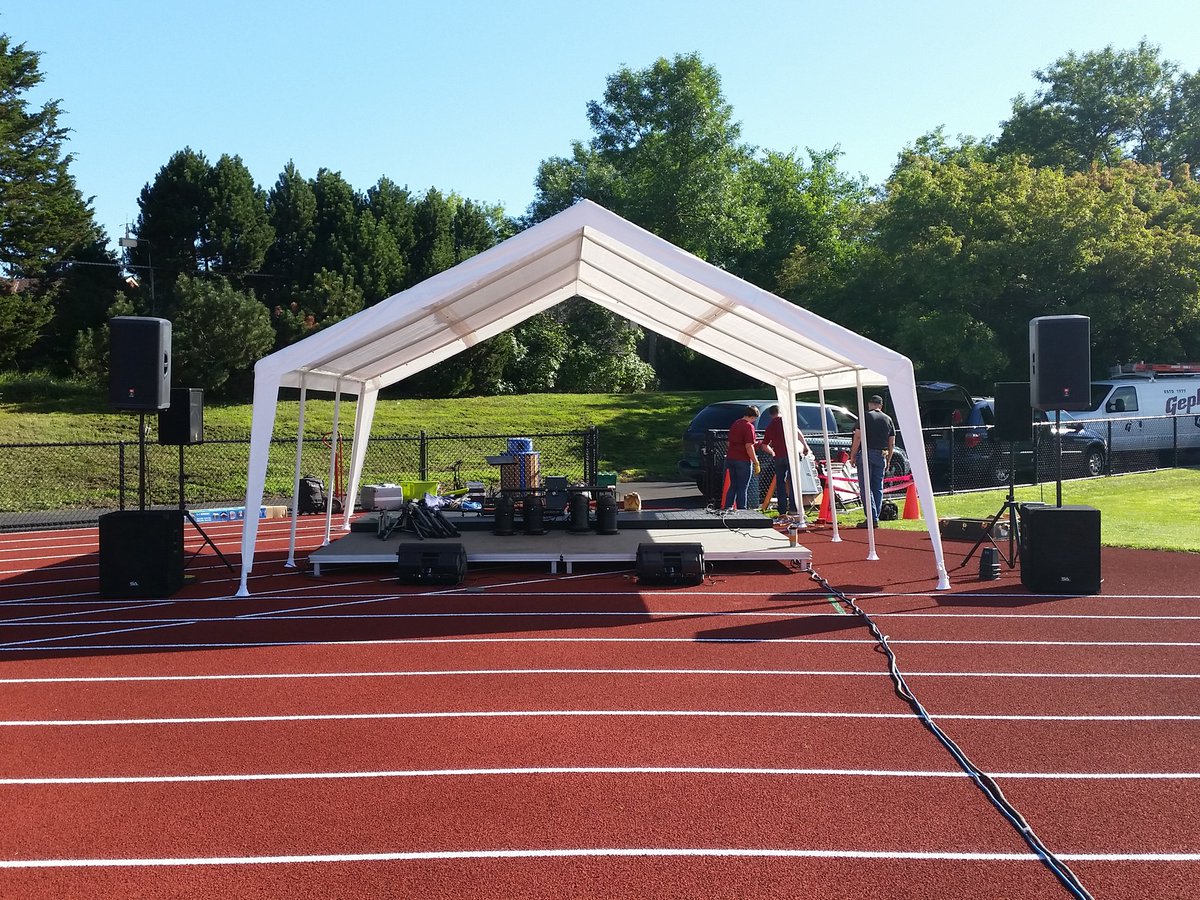 davelenzwbl's tweet photo. @wblrelay Stage going up for our WBL Relay for Life music. Starts at 6pm #letsrelay https://t.co/FZhZSk2vSf