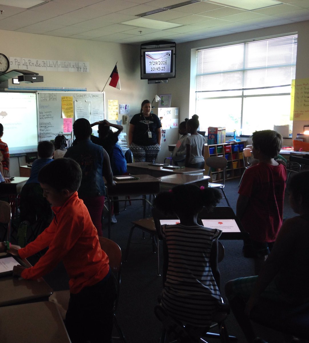 goughsclass's tweet photo. Having a blast learning digital responsibility with @MsHarnden !! #wearebriercreek #3rdgrade https://t.co/kprJgsyAtc