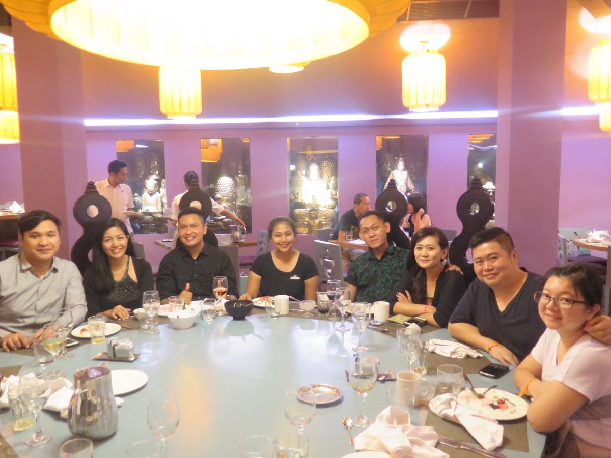 JAK101fm's tweet photo. Udah pada touch up &amp; cakep , kita dinner time dengan makanan super enak dari resto @clubmedbali 😋  #HoneymoonJOKI https://t.co/jS6Cvgfekn