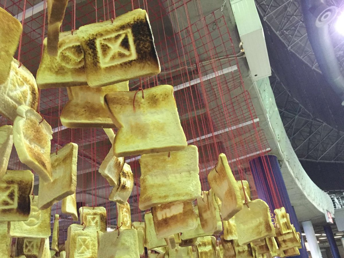 Interessante roosterbrood-kuns <a href="/goodfoodSA/">Good Food&Wine Show</a> lekker goed om te sien en te proe! <a href="/Leefstyl24/">Leefstyl</a> <a href="/Netwerk24/">Netwerk24</a>