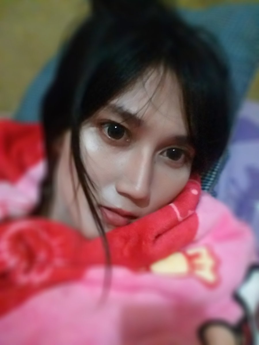 putriazharii's tweet photo. Bingung mau ngapain. Payah weekend jam segini udah ngantuk. https://t.co/2zLtaohG0y