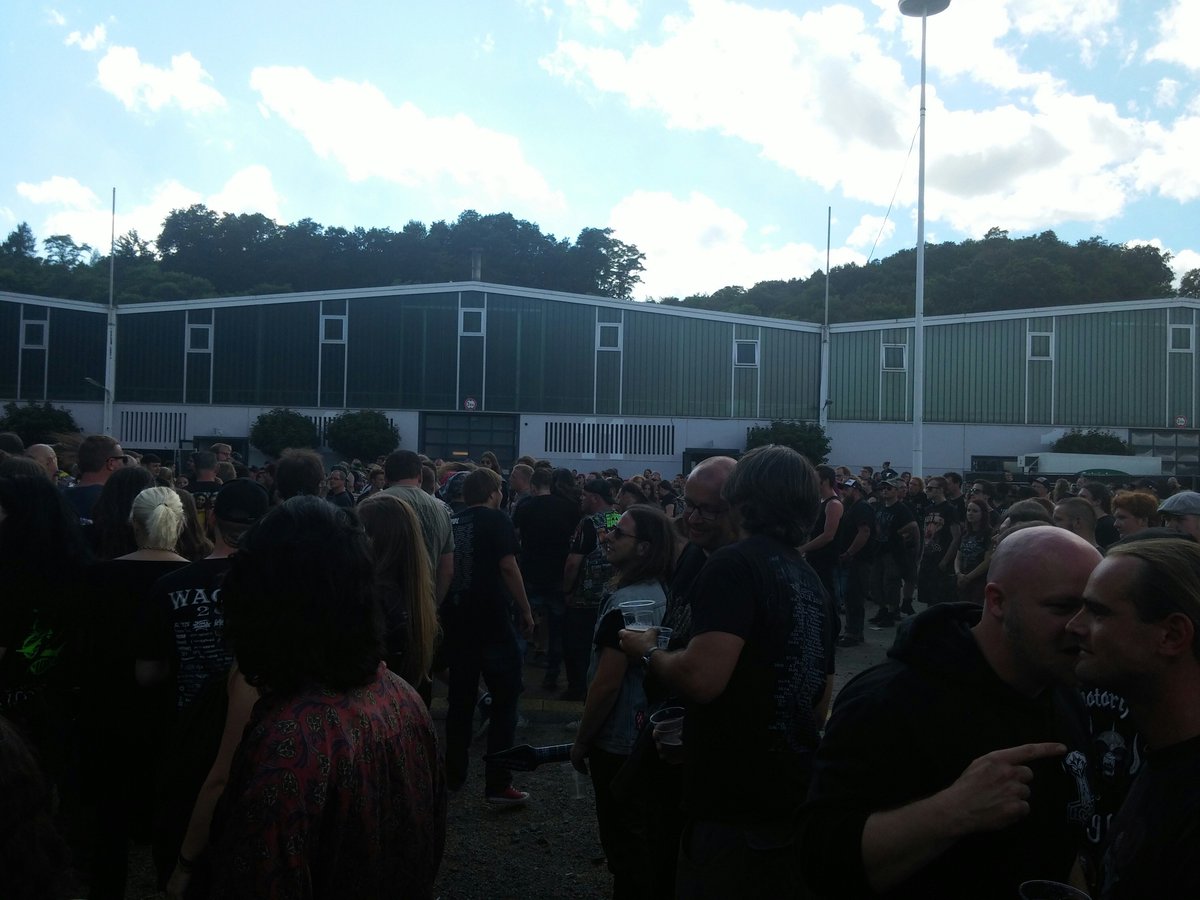 PeacemakerZockt's tweet photo. Moshpit beim #Saarmageddon https://t.co/4411pTrL94