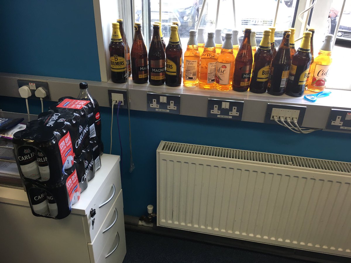 mikechilli's tweet photo. Boss buys us this and pizza. To consume at work #paydaywin https://t.co/eyQ7rbIieA