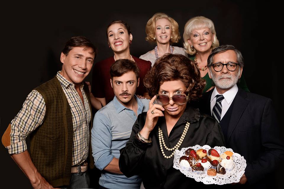 6 Gracias!
6 nominaciones Premios ACE para <a href="/Yiyaelmusical/">Yiya, el musical</a> , incluyendo Mejor Musical del Año.El musical más nominado