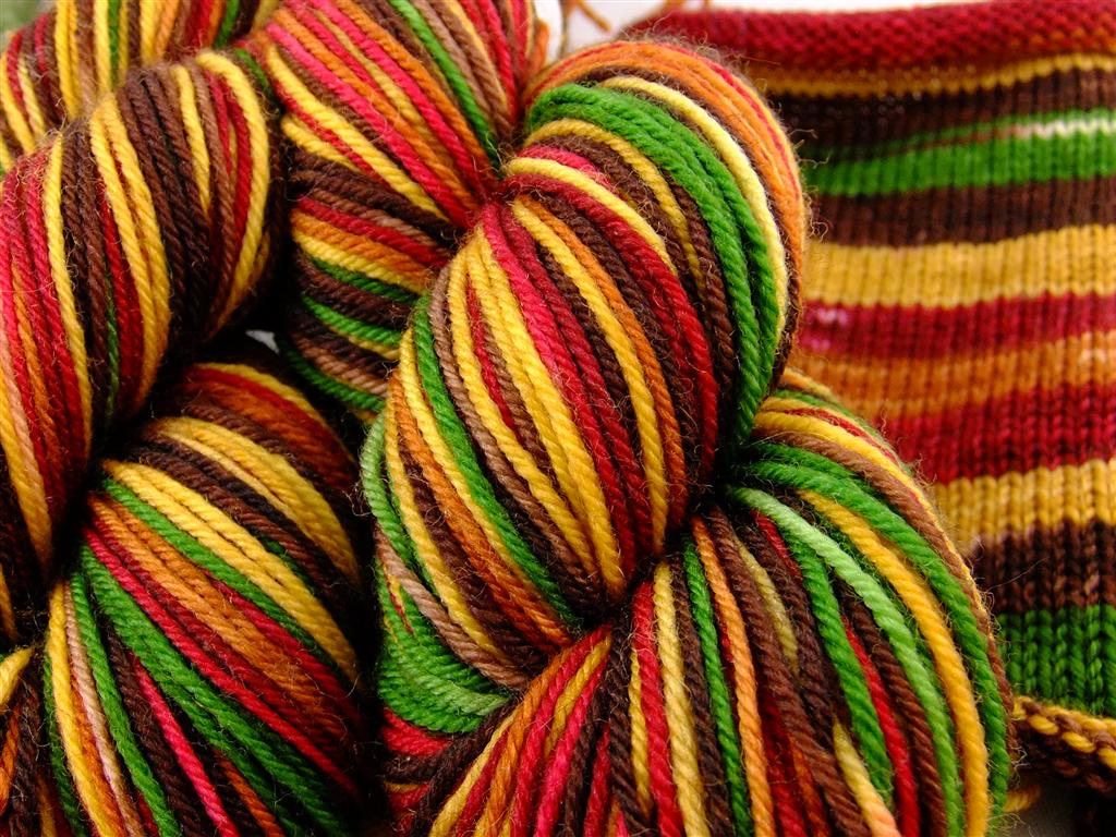 Turtlepurl's tweet image. Plan a beautiful pair of socks for fall using our Autumn colour way. Turtlepurl.etsy.com