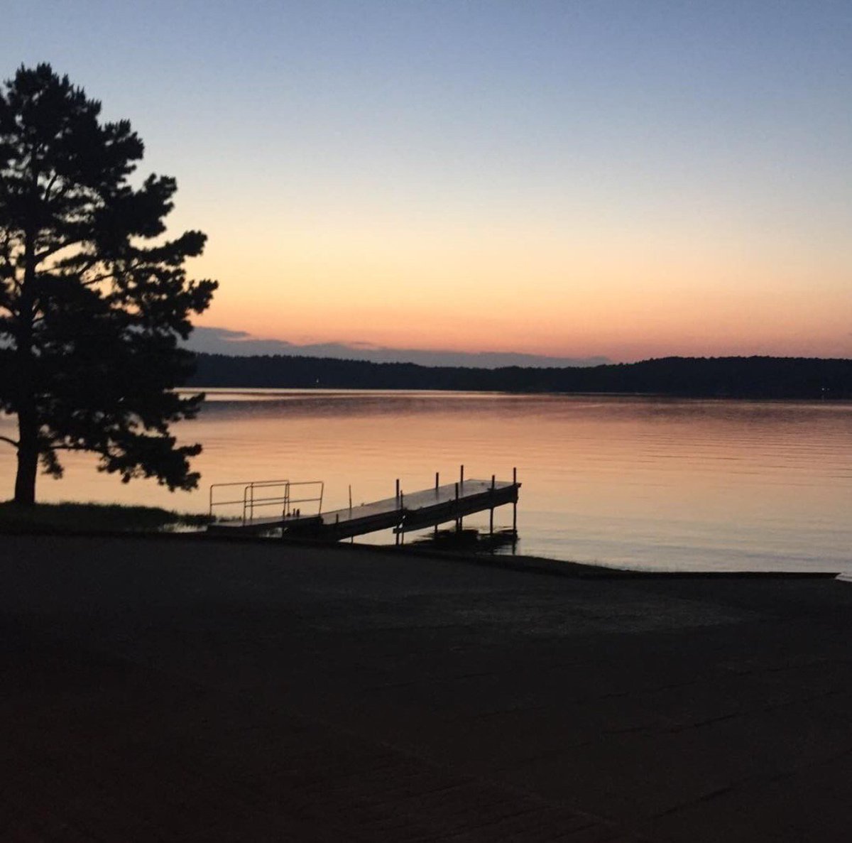 TexasHumor's tweet image. Good mornin' y'all ☀️ sunrise over Lake Nacogdoches.