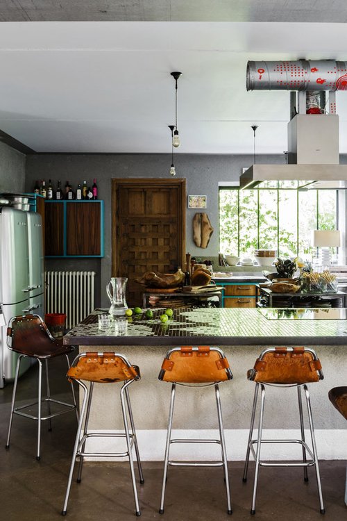 DiscoverEscape's tweet photo. Stand-out pieces by Hans Wegner sit among flea market finds in this superbly eclectic B&amp;B | https://t.co/mGaecyvosr https://t.co/XjAQOJLykI