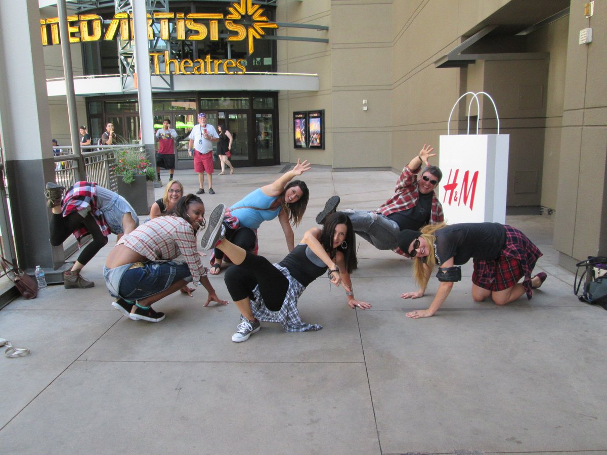 EmilyCatalyst's tweet image. This is what it looks like to breakdance mid-scavenger hunt. We had so much fun during our Summer All Hands!