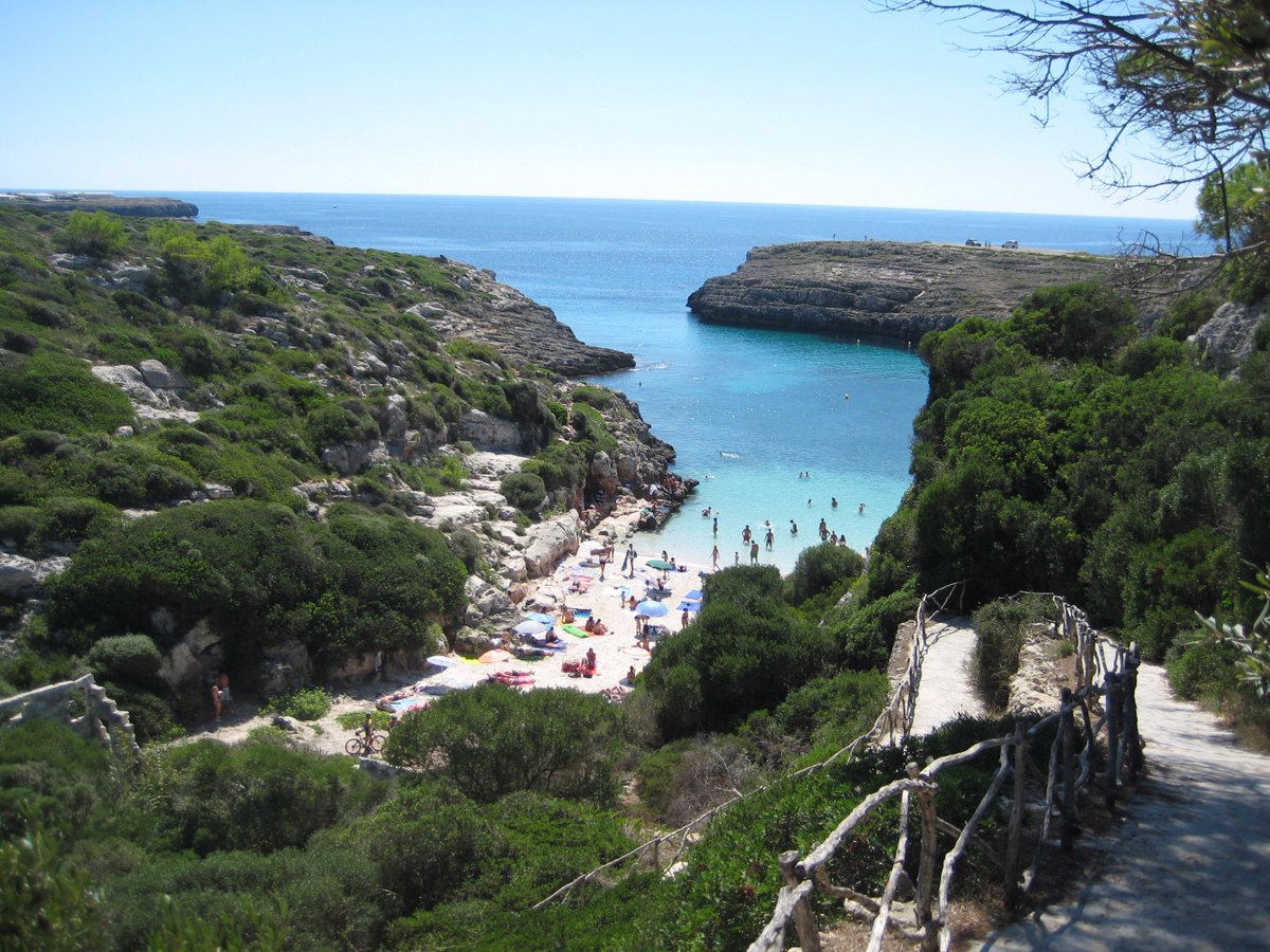 maletabienhecha's tweet photo. Menorca es una isla que conquista el corazón de todo visitante. https://t.co/ntnT0cwgO4 https://t.co/mrIpa8dPEE