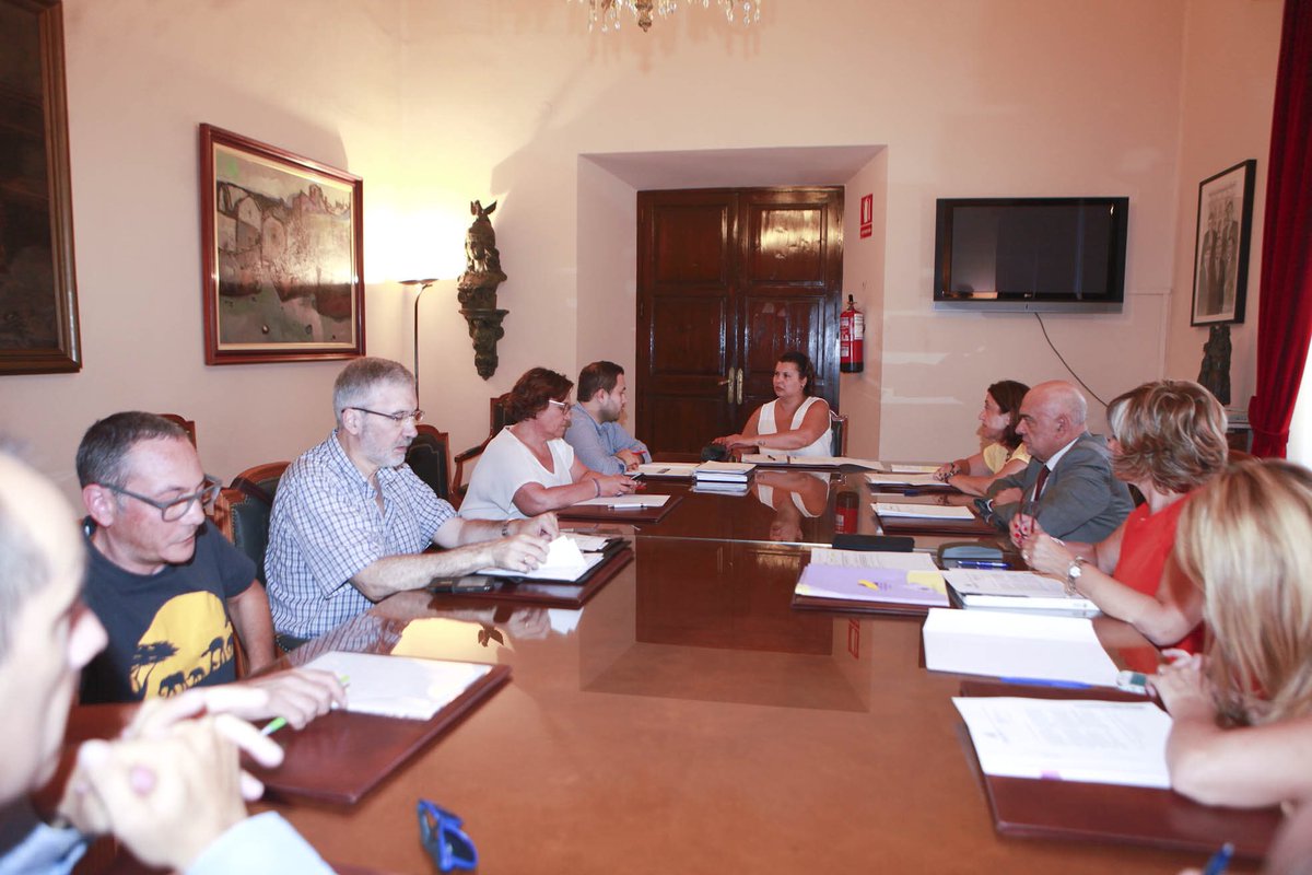 PSPV_CS's tweet photo. 📰Los socialistas 🌹con el #empleo 
👉El Pacto Local de Ocupación aprueba el presupuesto con una partida de 300.000€ https://t.co/fzGC3DP4nL