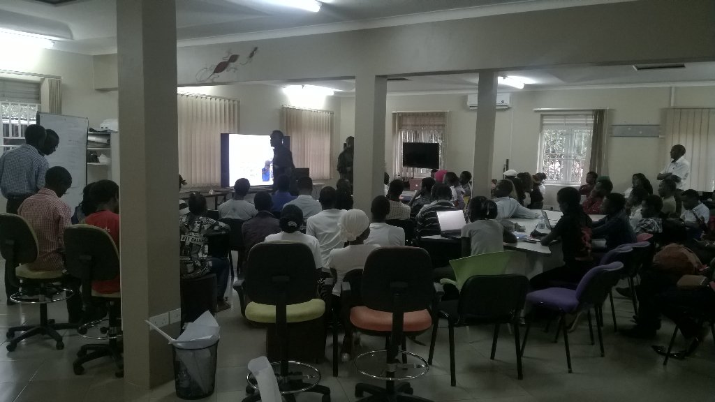 ekahat1's tweet photo. @AfricaResilient @MakerereU #RANInnovationGarage attendance...many embracing #Innovation @kipanden @GlobalDevLab https://t.co/U4LXR2Aqcv