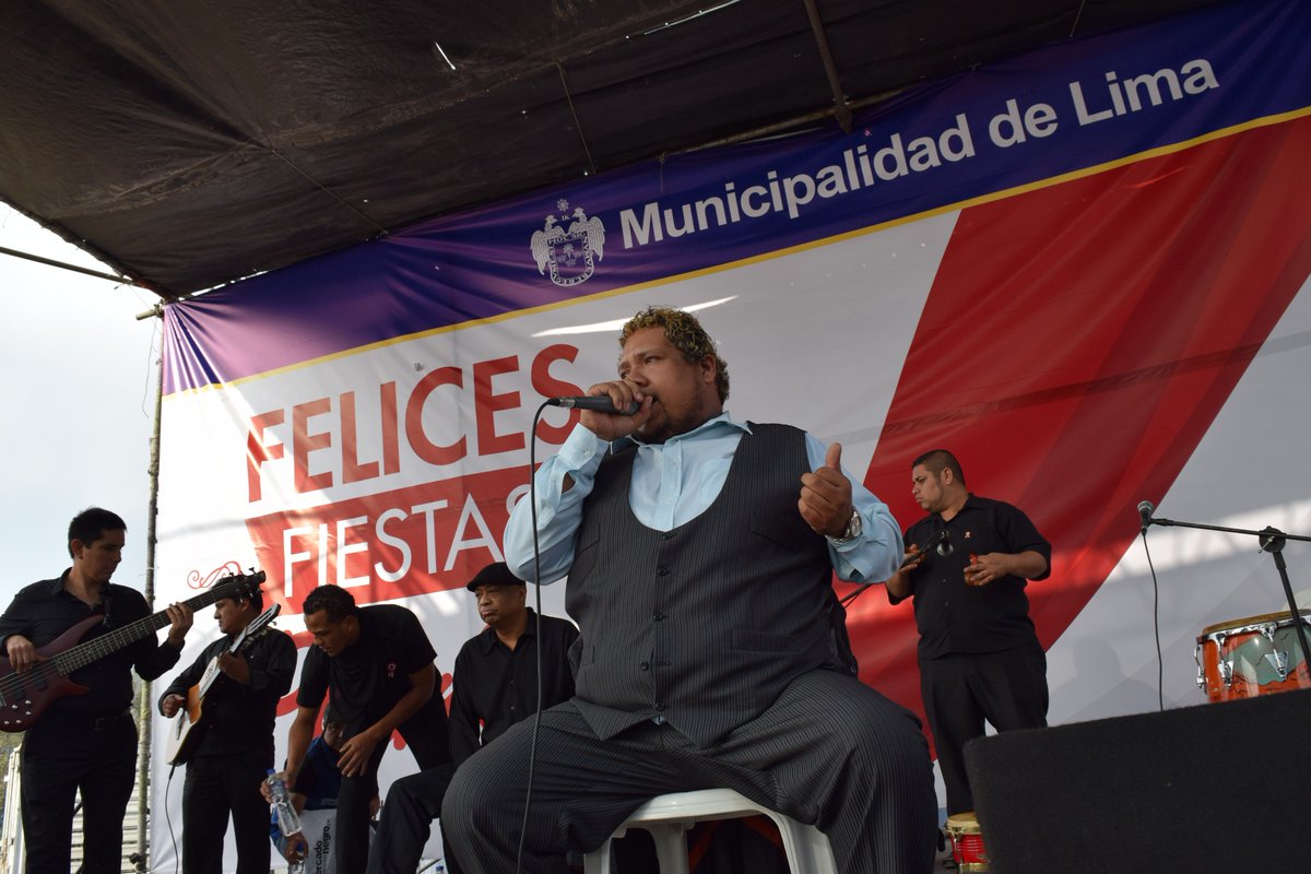 limaserpar's tweet photo. El "Zambo" Cavero de Yo Soy, se hizo presente en la gran jarana por #FiestasPatrias en el #parquezonal #Huiracocha. https://t.co/aakBgG162Z