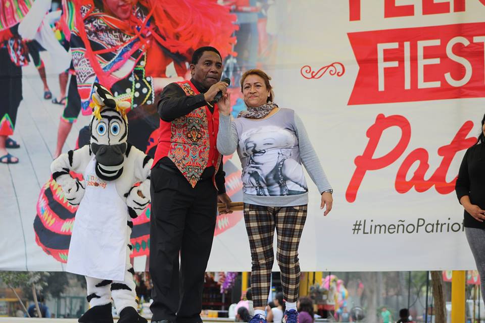 limaserpar's tweet photo. #FiestasPatrias: Joe Arroyo de #YoSoy se hizo presente en el #parquezonal #MancoCápac. ¡Hoy seguimos celebrando! https://t.co/VDuHCC4wSW