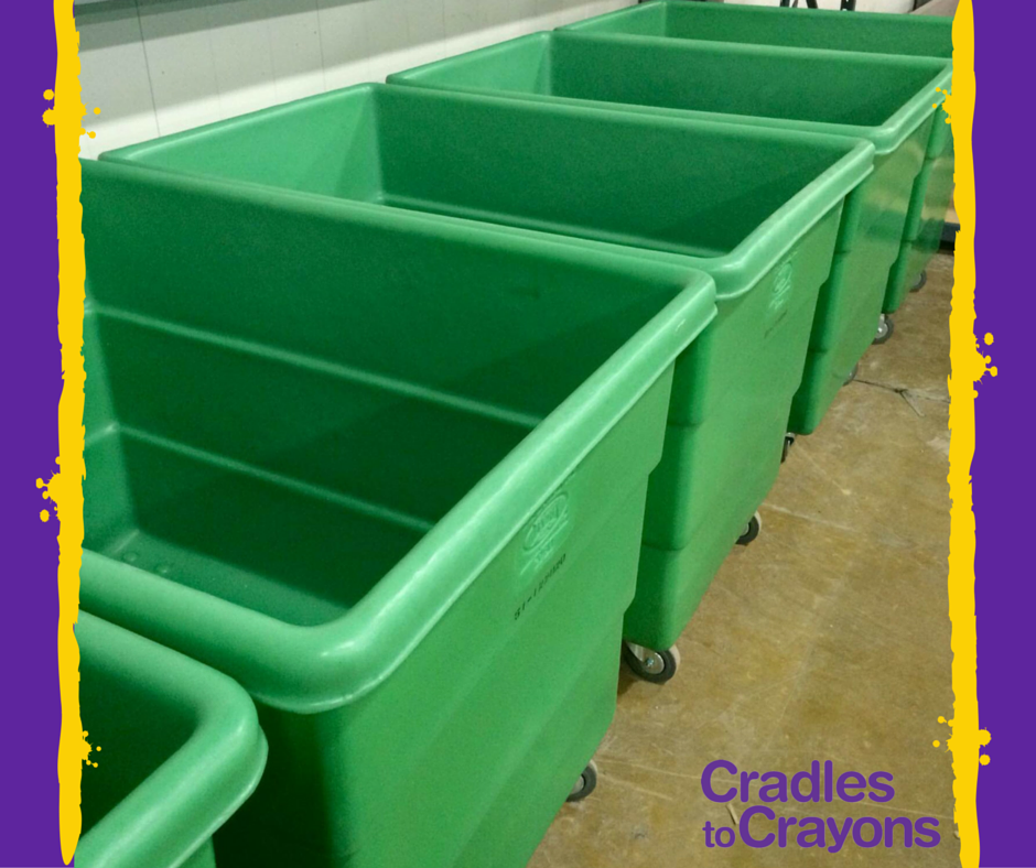 C2CChicago's tweet photo. Time to fill bins! Our #GivingFactory is almost ready so we need donations! Info here: https://t.co/t10g75D4hf https://t.co/2bQBHl3EJo