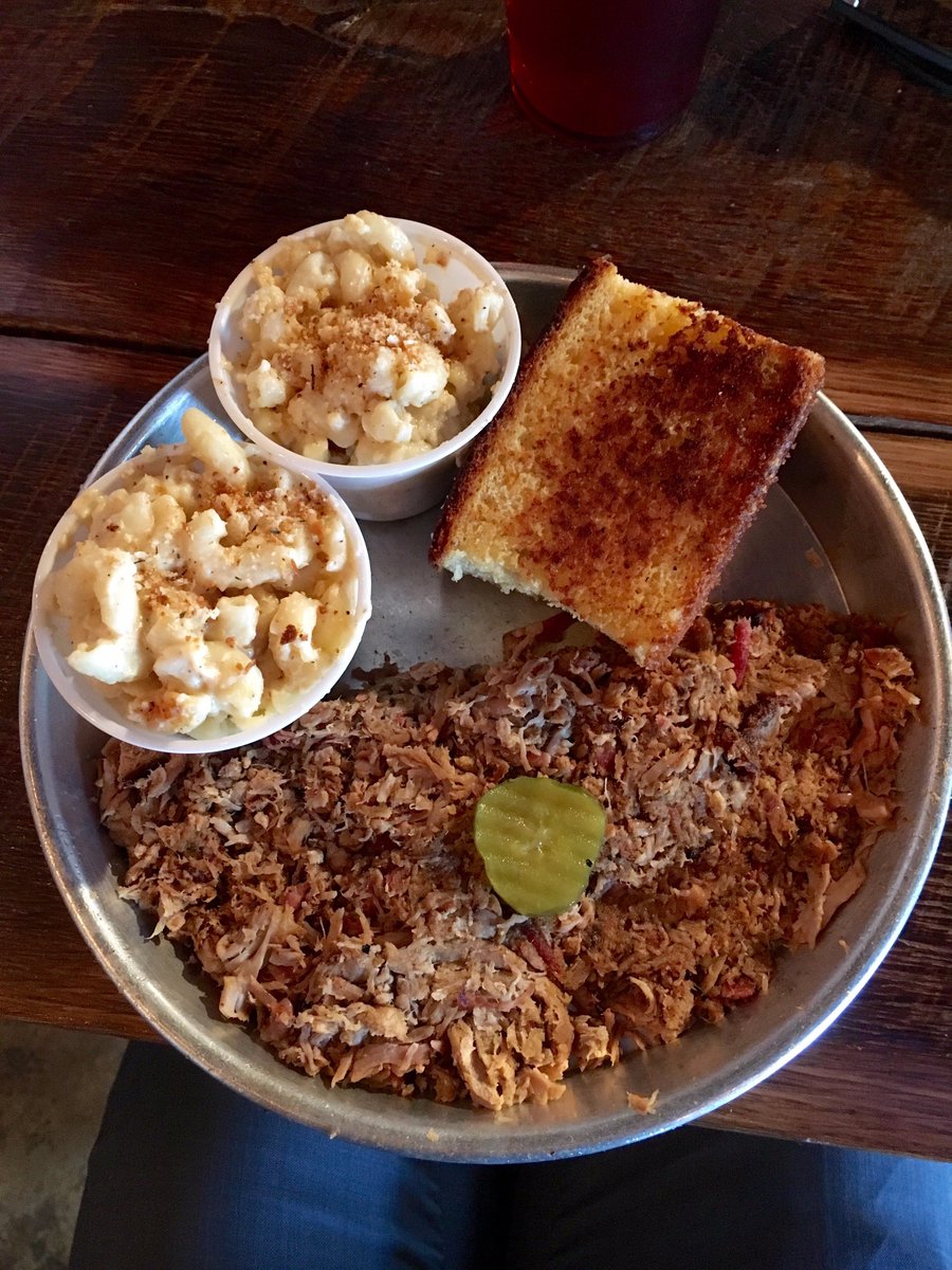 PickyEatsNash's tweet photo. Edley's BBQ is always a good choice! @Edleysbbq 
#Food #BBQ #FoodPorn #Nashville #Pork https://t.co/3MTjiuD8v3