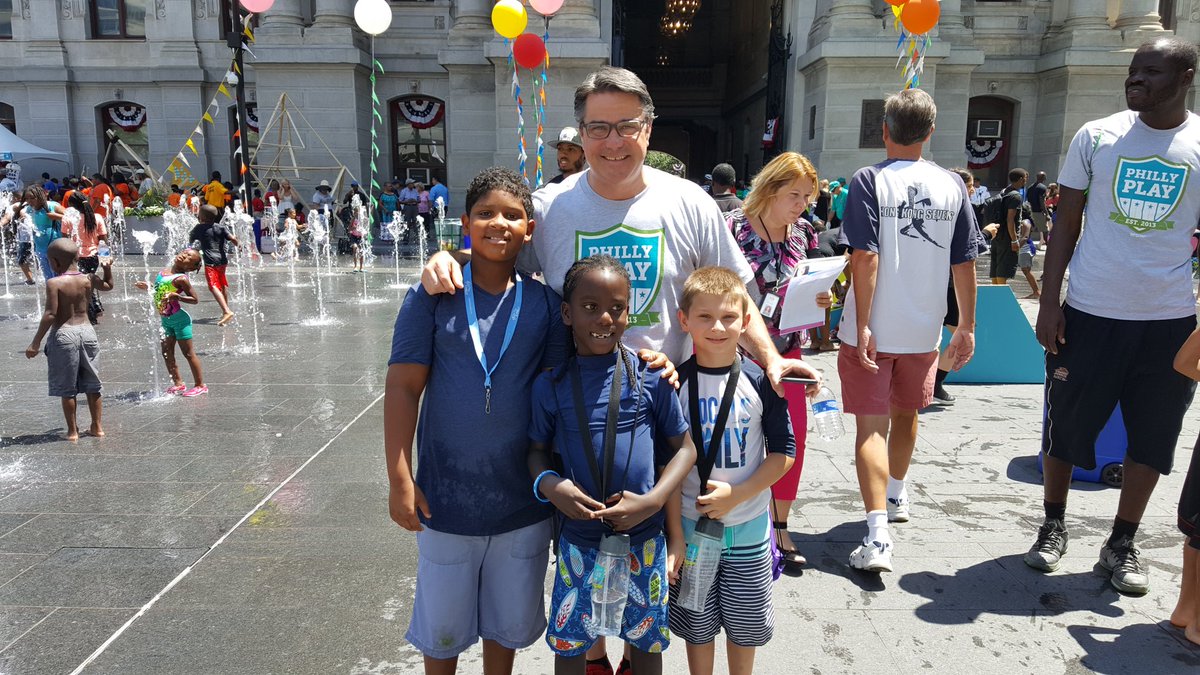 PhillyPlay17's tweet photo. Nice day on Wednesday with Philly Plays DNC event. Some of Francisville campers with Bobby #PhillyPlay https://t.co/x30ycJ41ly