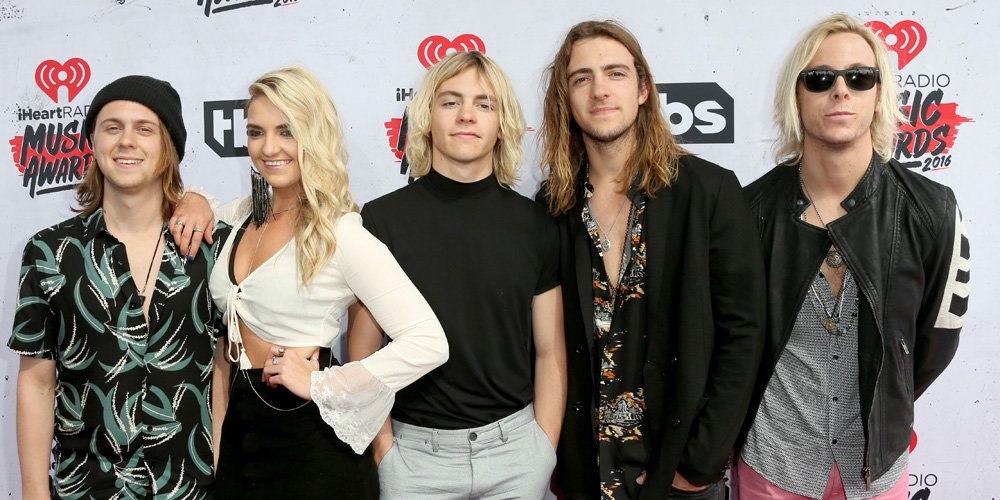RIKERP4JERO's tweet photo. "One of my dreams is to win something of them" #R5BTS #R5BTS @officialR5 https://t.co/OfsUX1mMly