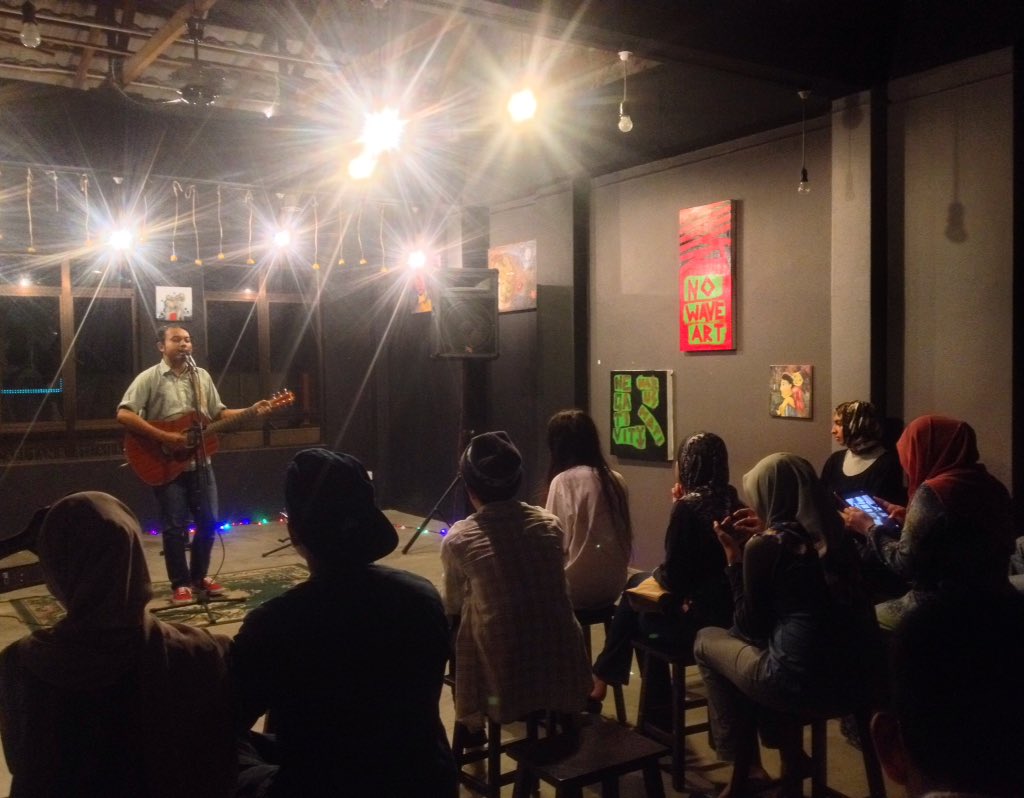 khizanat's tweet photo. Selesai #LoWave Siri 1. Thanks pada yang hadir! Dalam foto @mohdjayzuan.
—
#Regram @projekrabak. https://t.co/XV3bCE3ZGP