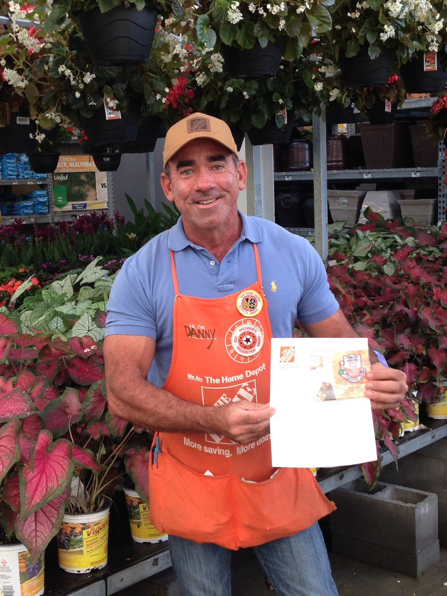 donaldjackson72's tweet photo. Congrats to Danny! received Exec Award-"On Air" Homer @hrjohnson13 @garydemarinis @cwwaits @thourig https://t.co/z7akNGrql9