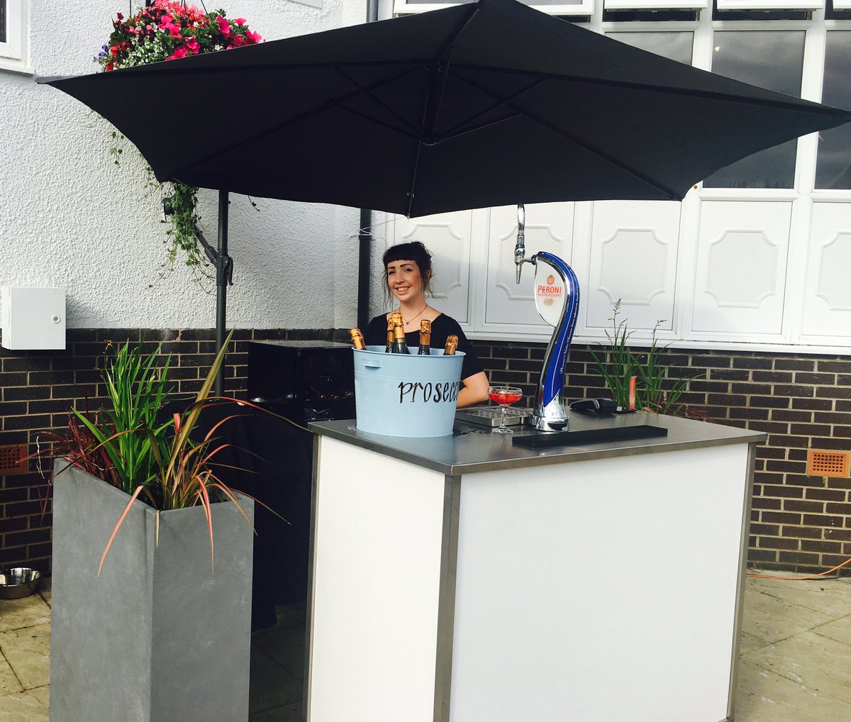 thebridgesale's tweet photo. Come and join us for Prosecco and Peroni at our new outside bar.🍾🍺☀️@thebridgesale @ThisIsSaleTown @LifeInSale https://t.co/W6gG9JfWEe