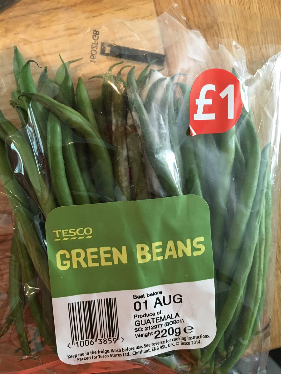 bellini_89's tweet photo. @Tesco got these from click and collect today...who picks these to send to customers? 🤔 https://t.co/vu1TRRDasS