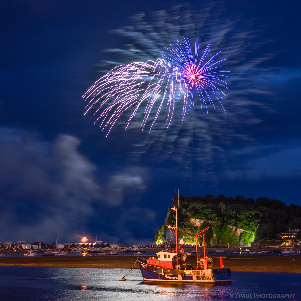 TeignView's tweet image. @Teigncarnival Fireworks
Thanks to @FunfairRowlands