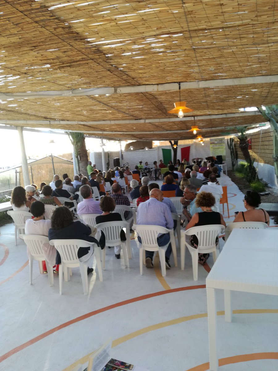 edizionileima's tweet image. Ad Agrigento in riva al mare si presenta "La bellezza dell'acqua" #libri #books #sicily