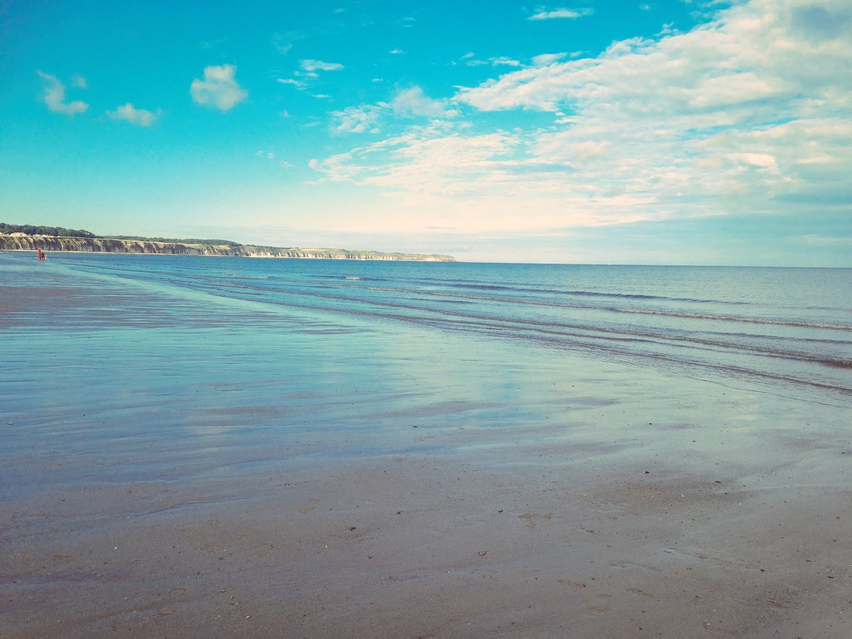 A beautiful evening here in #Bridlington What's it like where you are? #sea #sun #beautifulEvening