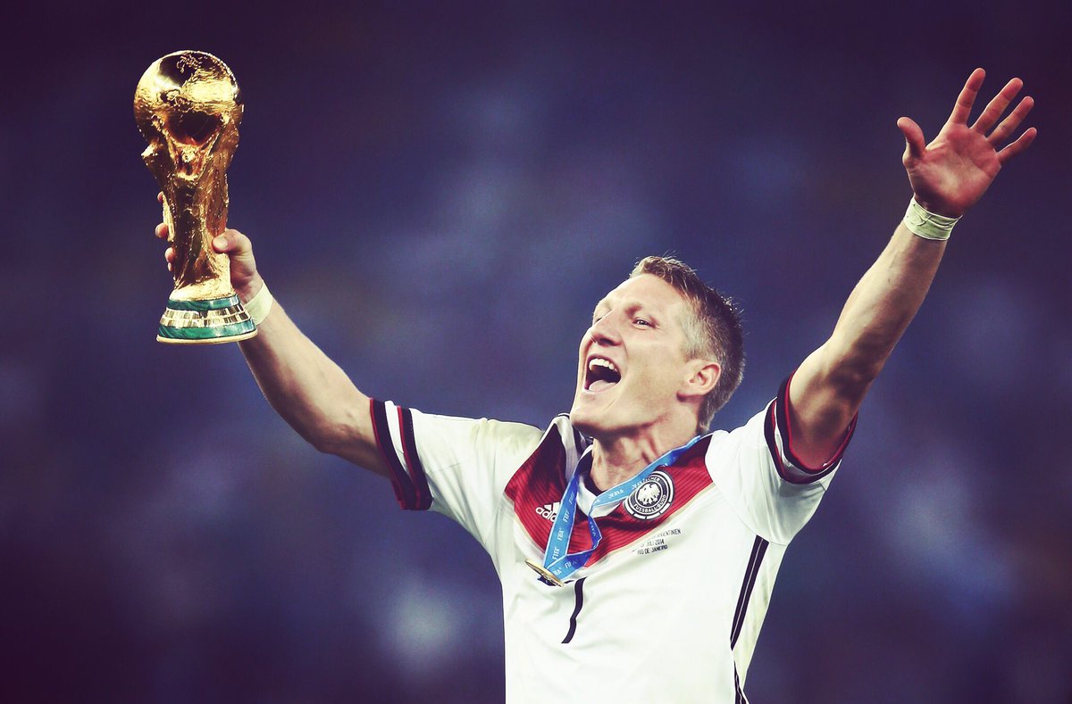 FerGomoFut's tweet photo. Bastian Schweinsteiger dice adiós al Mannschaft, a su selección después de 120 partidos. Referente y leyenda germana https://t.co/qIZtLiXyx4
