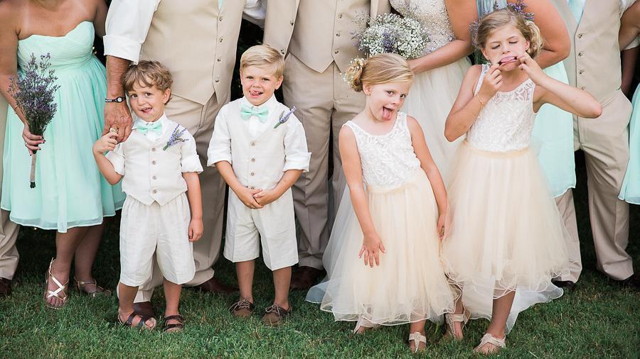 sheaboom's tweet image. Sweet sillies. #bysheaphotography #byshea #ringbearer #flowergirl ift.tt/2aCTttF